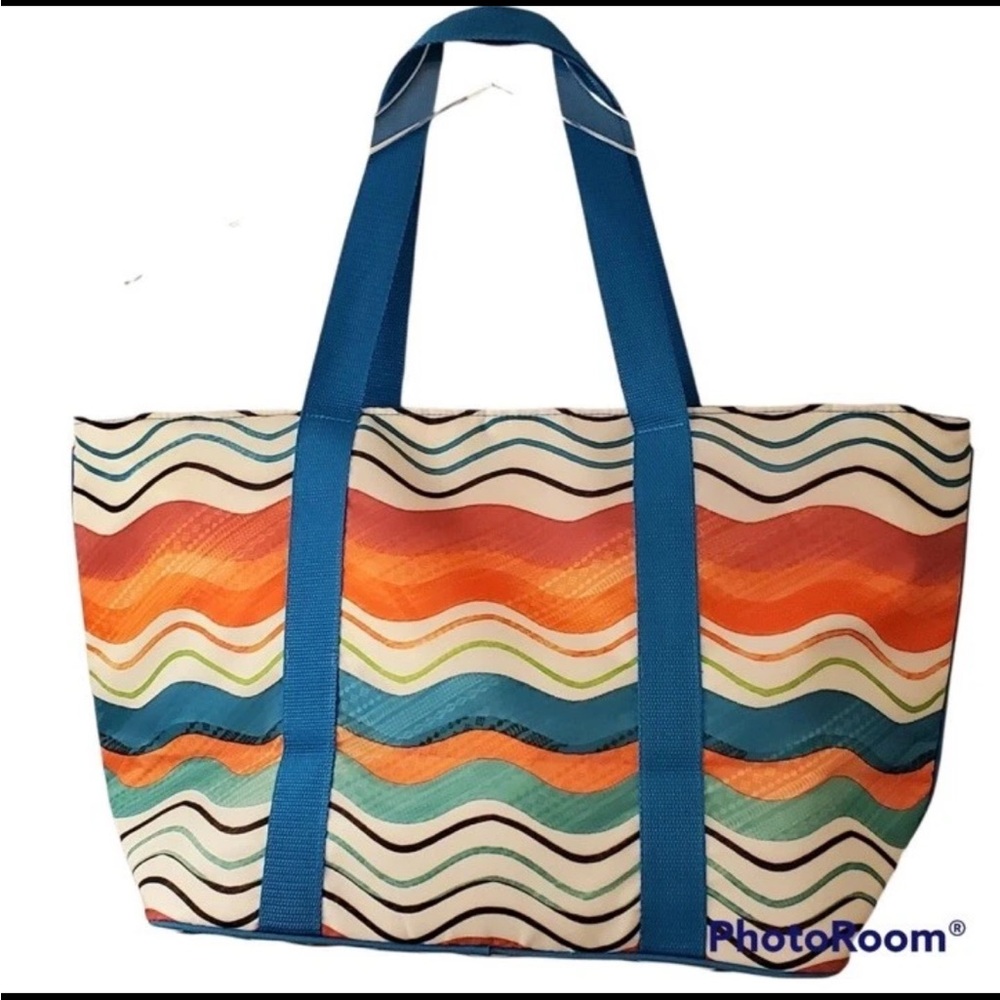 NWT CHICO’S Insulated Beach Cooler Bag Shoulder Tote Wavy Stripes GWP SEALED